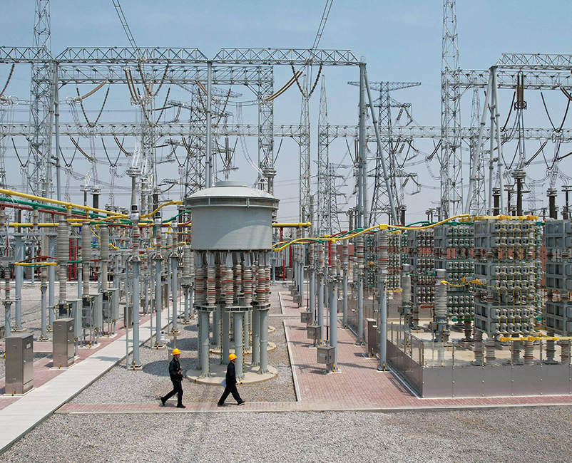 Actualizaci&oacute;n de la protecci&oacute;n contra rayos de la subestaci&oacute;n el&eacute;ctrica de Sud&aacute;frica